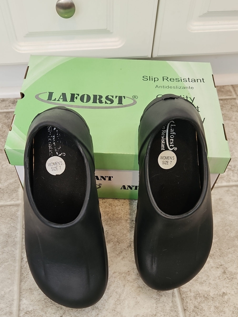 Women's Black Slip-Resistant Clogs